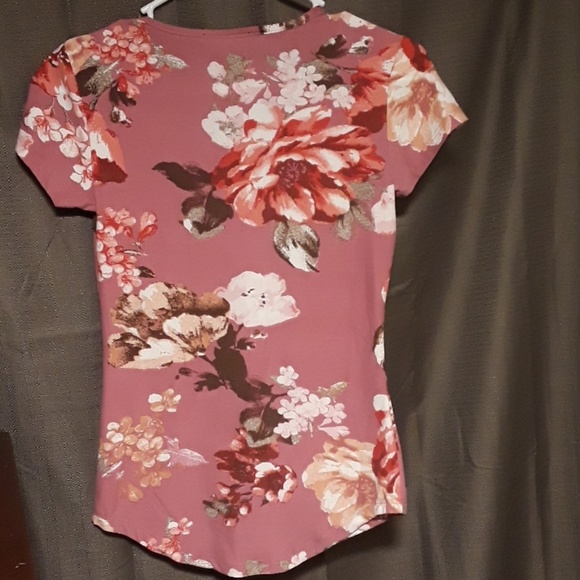 Shirt - Picture 3 of 4